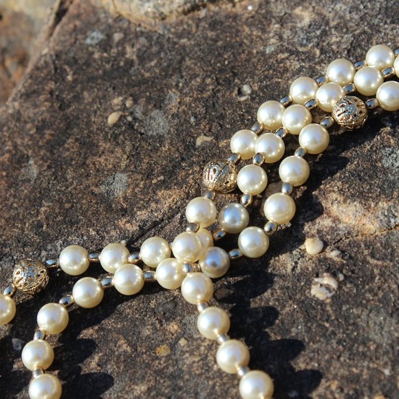 Vintage Elegant Triple Strand Faux Pearls - Picture 3 of 6